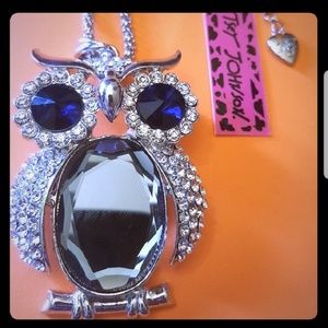 Brand new Betsey Johnson owl pendant chain